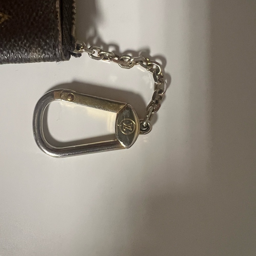 Louis Vuitton Key Pouch - Picture 5 of 10